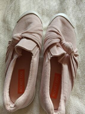 Rocket Dog Blush Pink Slip-On Knot Sneakers with White Sole